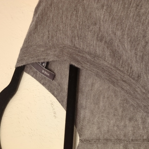 Vince Merino Wool Blend V-neck Lightweight Sweater Pullover Minimalist Cozy Fall - Picture 6 of 7